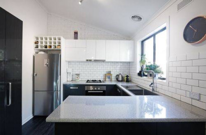 15 Black and White Kitchen Cabinets Ideas