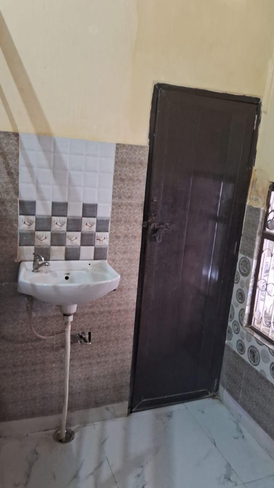 Room for Rent in Kala Kua Housing Board Alwar | 10×10 ft | 1 Letbath | KeyMyHome