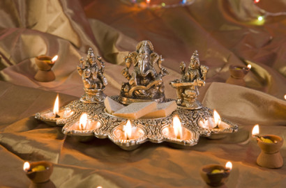 Mandir Design For Home - Small Pooja Room Designs In Apartments